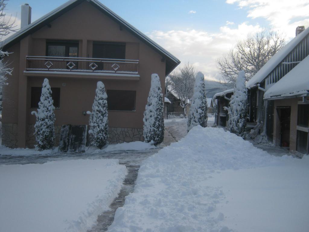 Hotel House Pribic Vrelo Koreničko Exterior foto